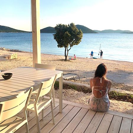 Buqez Eco Resort - Beachfront 20 & House 42 Drage Exterior photo